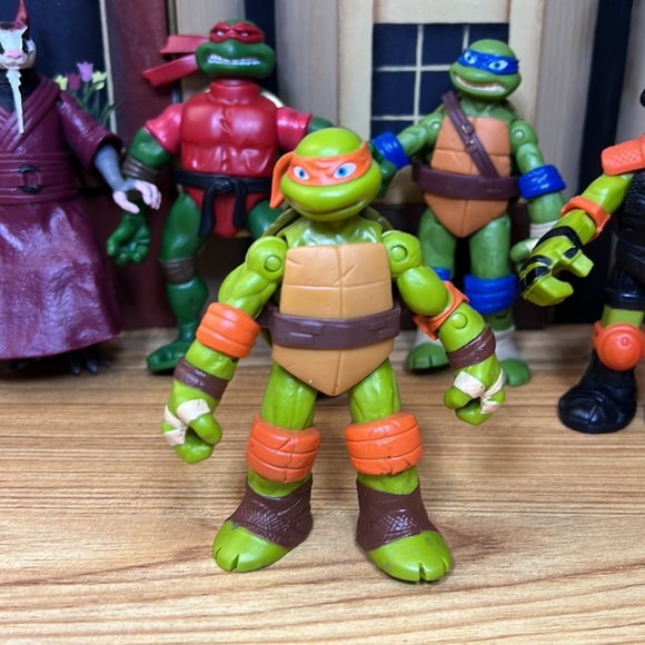 Lot of 5 Teenage Mutant Ninja Turtles Action Figures - Picture 5 of 7